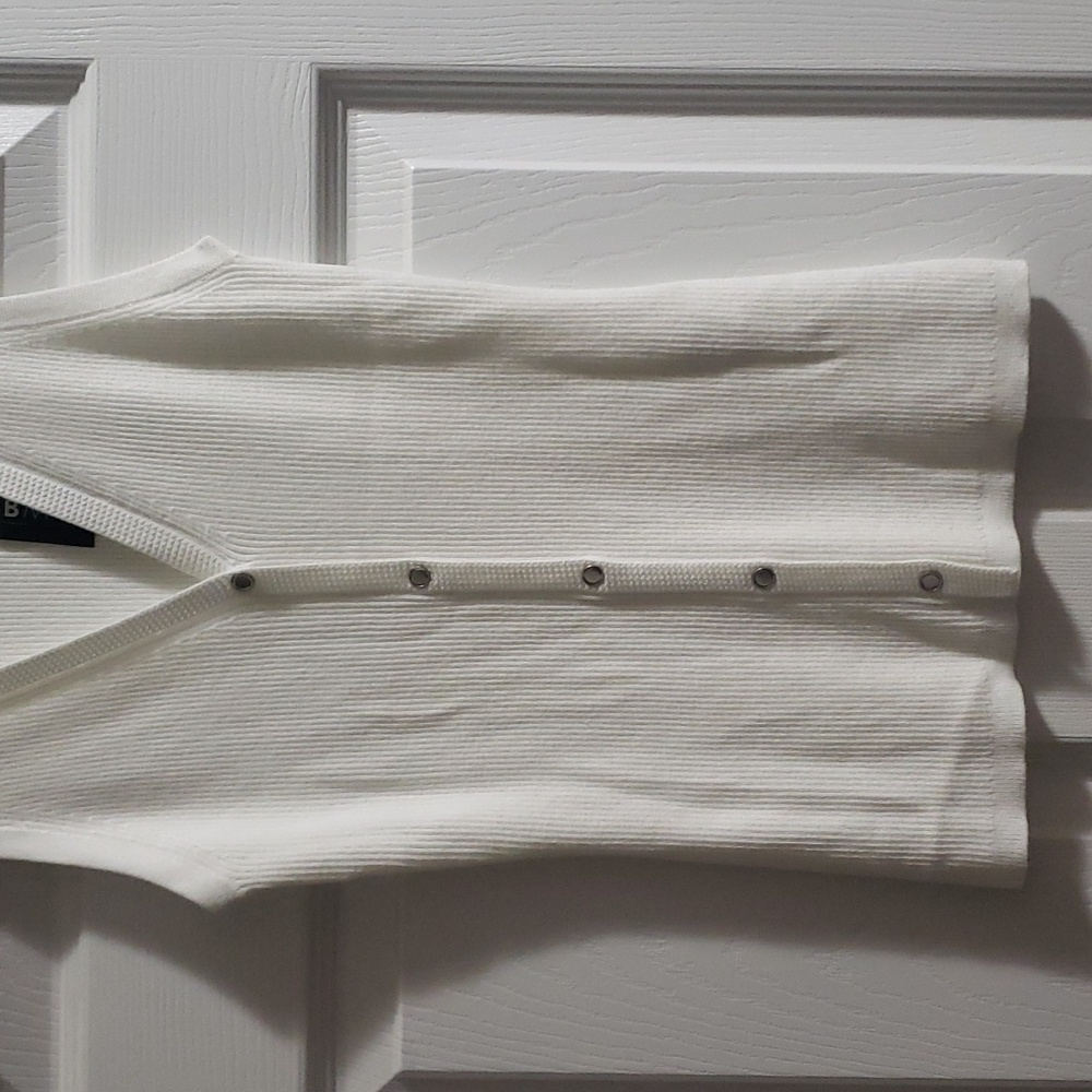 NWT White House Black Market Button Front White Tank Size Small - Picture 6 of 10